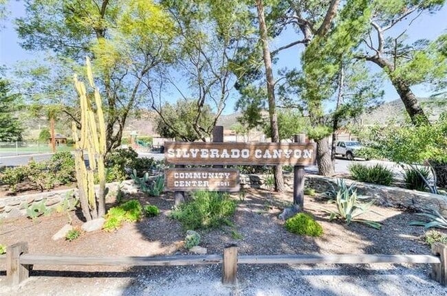 Building Photo - Adorable 2Bd 2Ba Home in Silverado Canyon