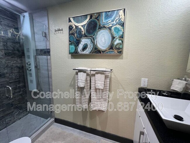 Building Photo - 2821 Los Felices Cir