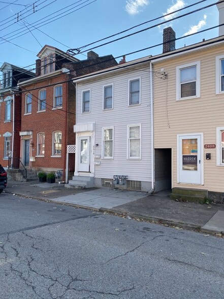 Primary Photo - 2410 Jane St