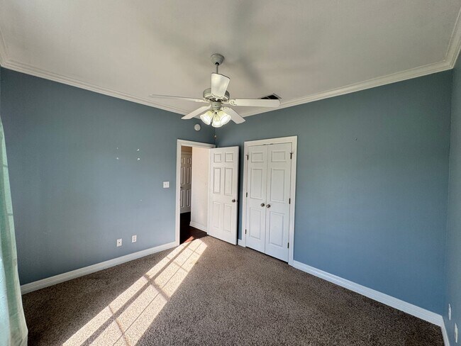 Building Photo - Community pool.. Close to Barksdale Air Fo...