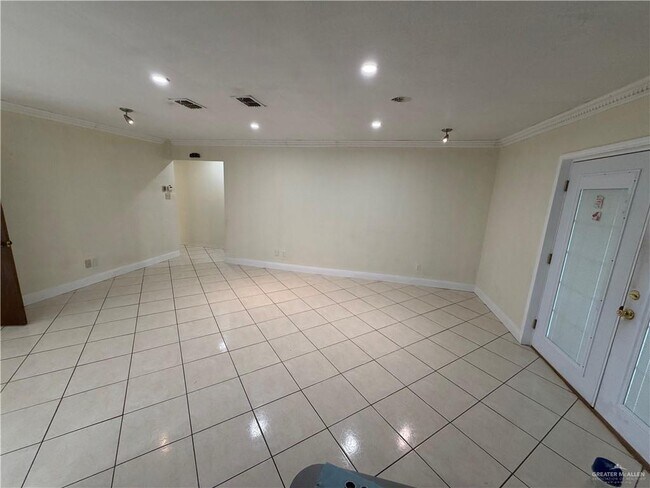 Building Photo - 16 8th