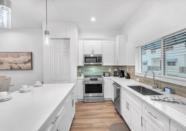 Building Photo - 15405 Gulf Blvd