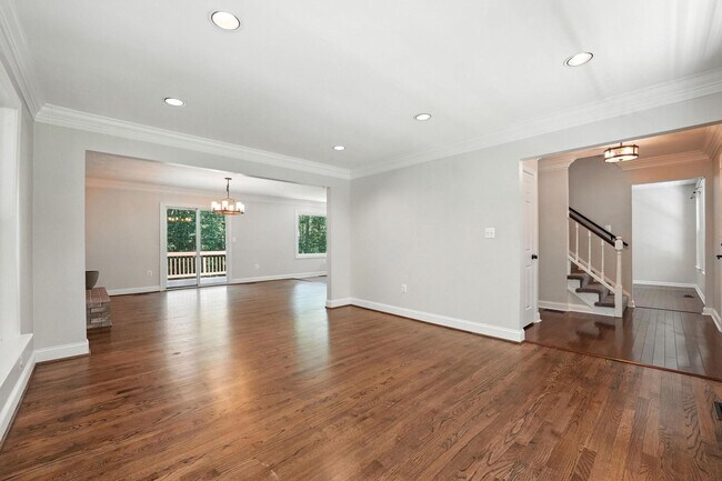 Building Photo - 11109 Ravine Dr