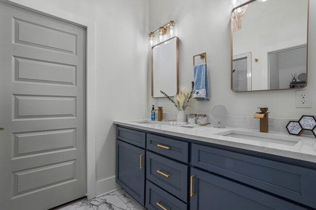 Building Photo - 1472 Georgia Pl