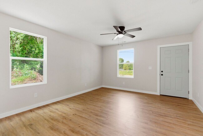 Building Photo - 3 Bedroom | 2 Bathroom | Marionville | Granite | Stainless Steel Appliances | Brand New!