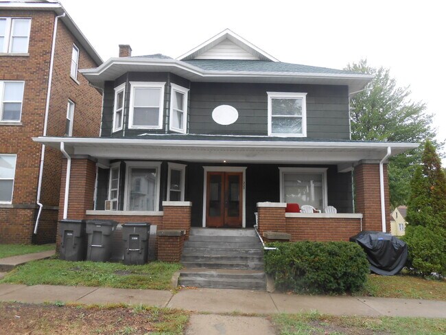 Primary Photo - 229 N 2nd St