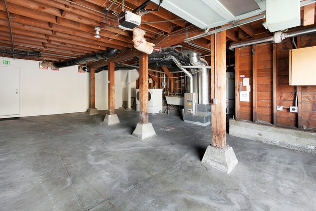 Building Photo - 587 Rhode Island St