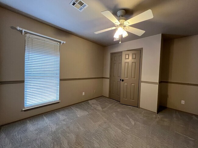 Building Photo - 1301 Copperfield Dr