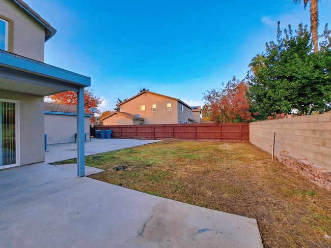Building Photo - Comfortable Two-Story 4BR Home in Fresno!