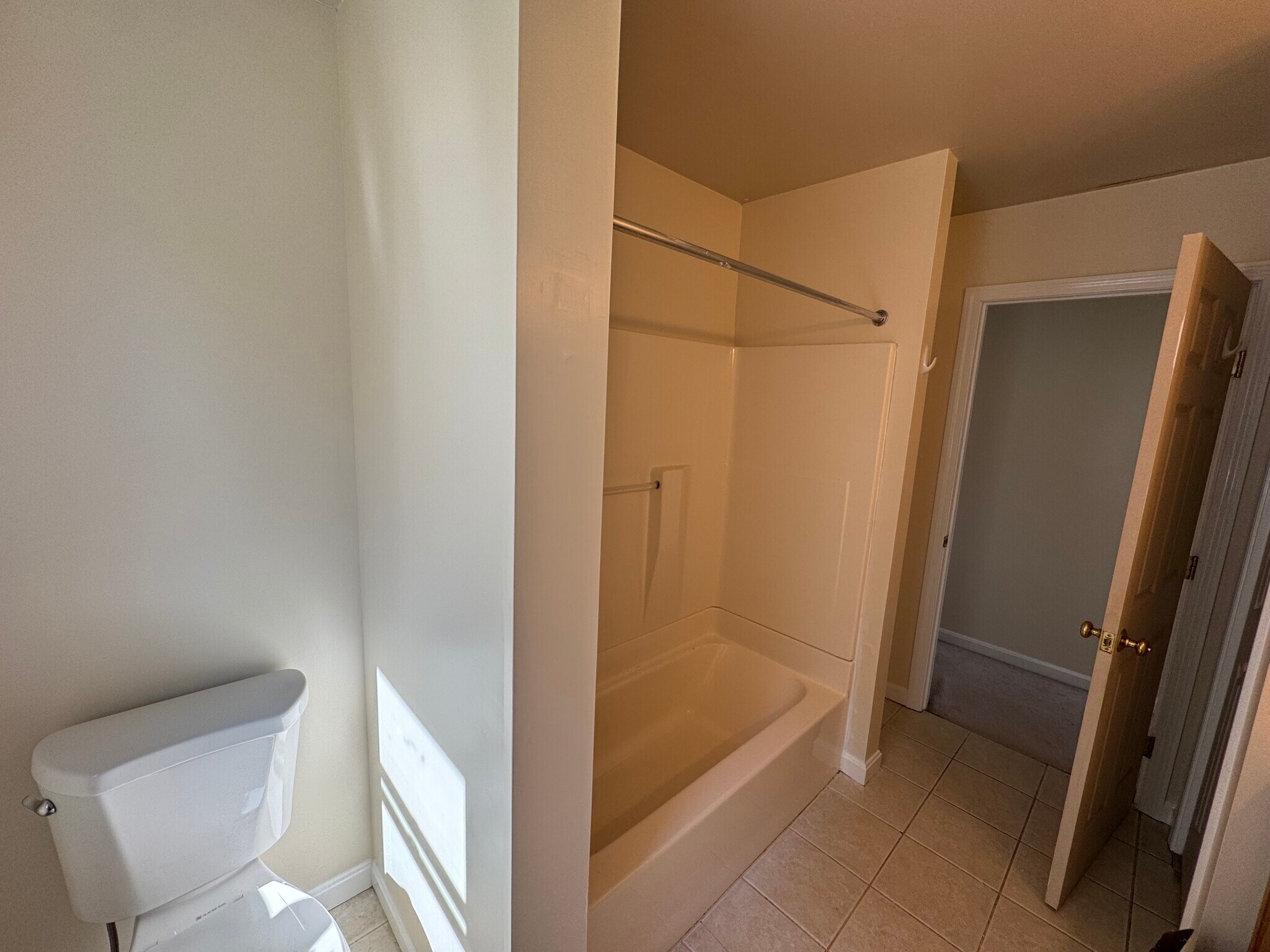 Building Photo - 124 Lincoln St