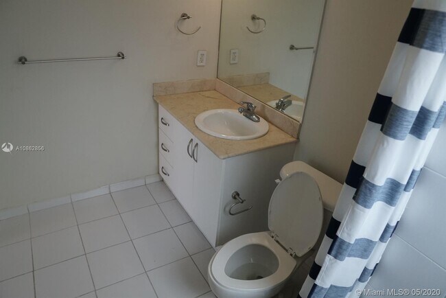 Building Photo - 1401 SW 22nd St