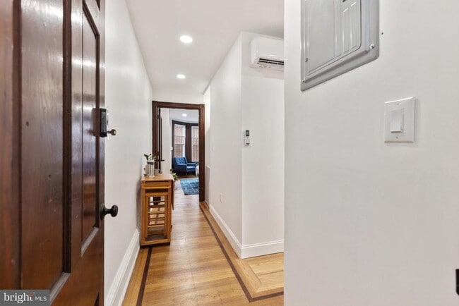 Building Photo - 4441 Spruce St