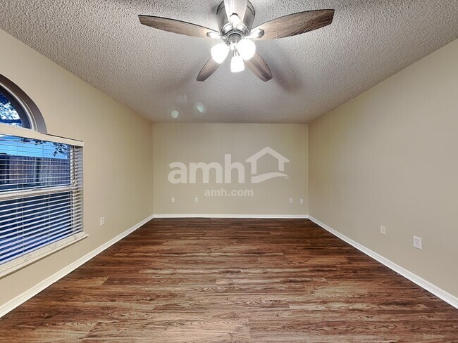 Building Photo - 1071 Royal Marquis Cir