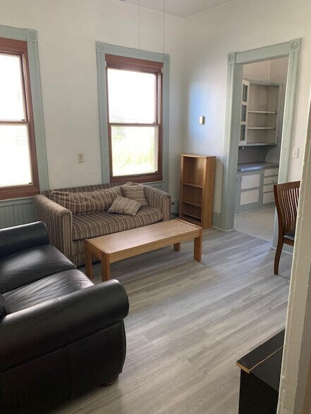 Building Photo - 127 College Ave