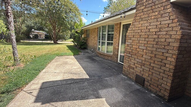 Building Photo - 1548 Ramberlyn Way