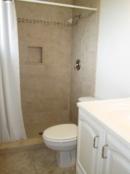 Building Photo - 4609 Clemens St