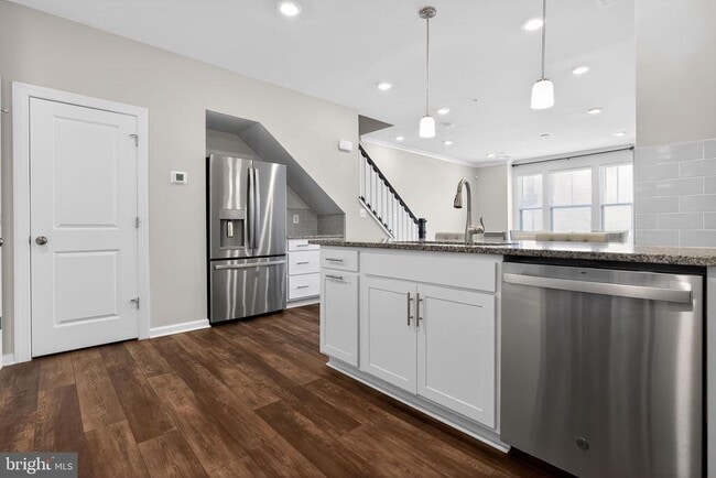 Building Photo - 14937 River Walk Way