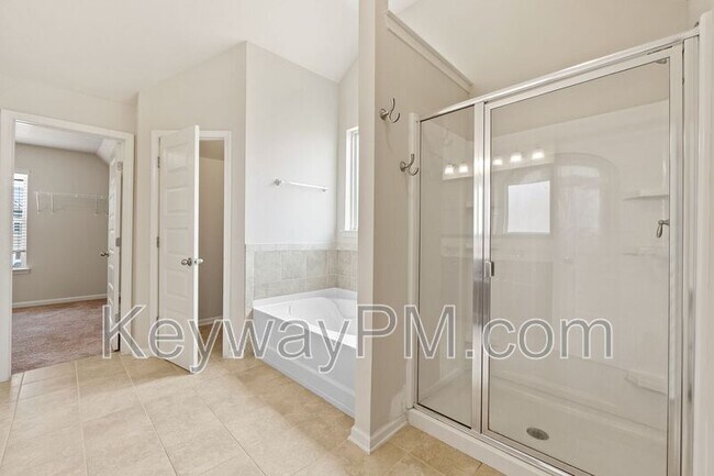 Building Photo - 5007 Vine Ln