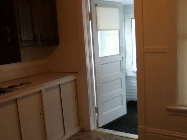 Building Photo - 126 Palmer St NE