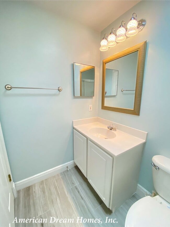 Building Photo - Wonderful Home in Andover Lakes!