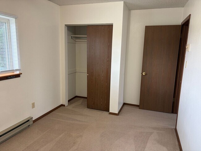 Building Photo - 308 Hacker Ct