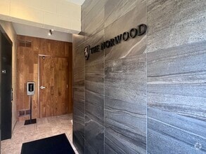 Building Photo - Eastown One Bedroom - Close to Downtown!