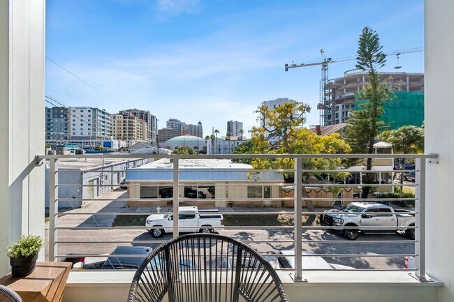 Building Photo - 1343 4th St