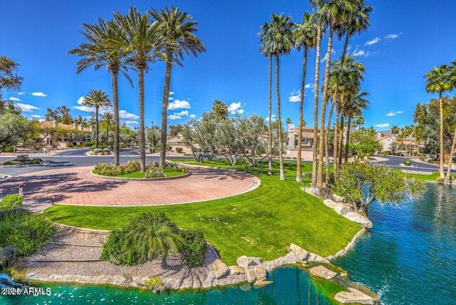 Building Photo - 9708 E Vía Linda