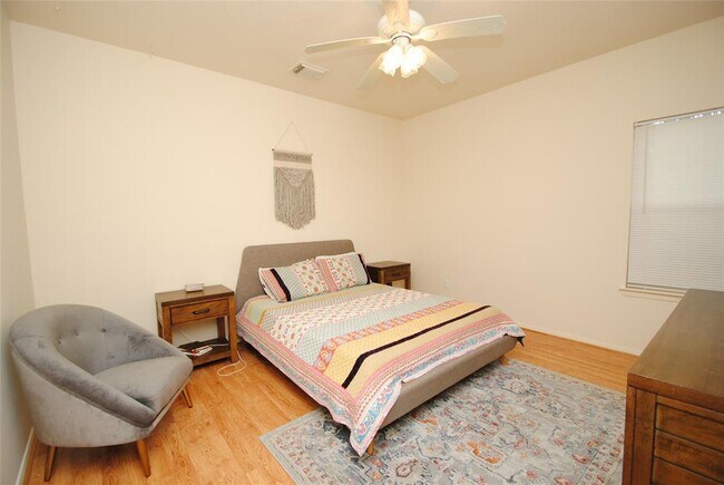 Building Photo - 6363 Provident Green Dr