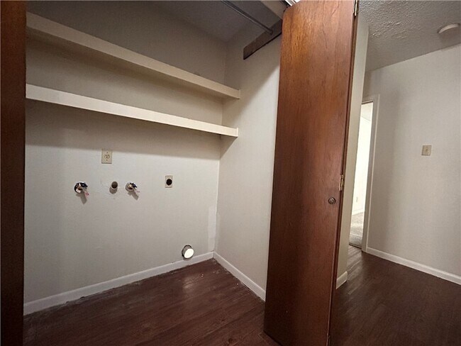 Building Photo - 4217 Acushnet Dr