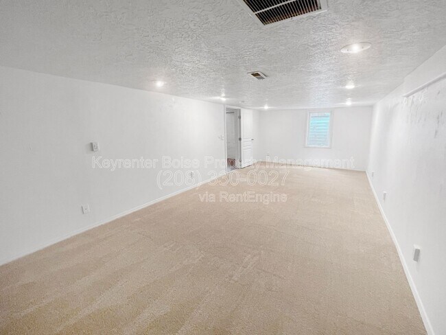 Building Photo - 1512 S Grant Ave