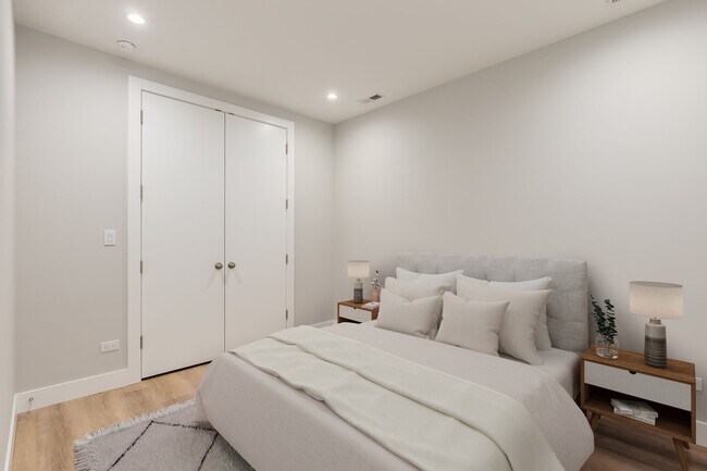 Building Photo - 864 N State St