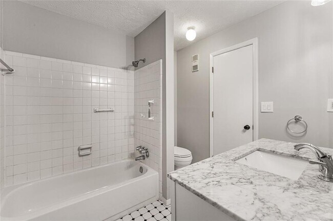 Building Photo - 308 Cumberland Ct SE