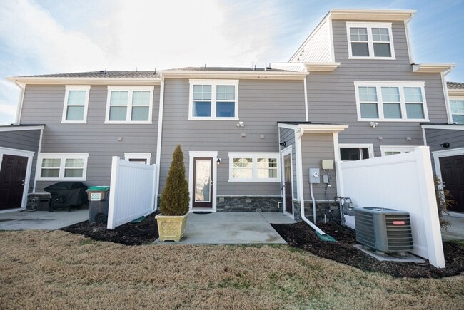 Building Photo - 2 Bedroom Townhome in Beautiful Magnolia G...