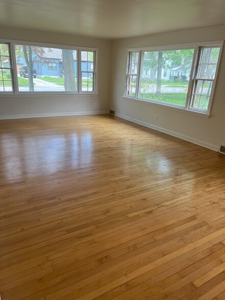 Living Room - 632 N Superior St