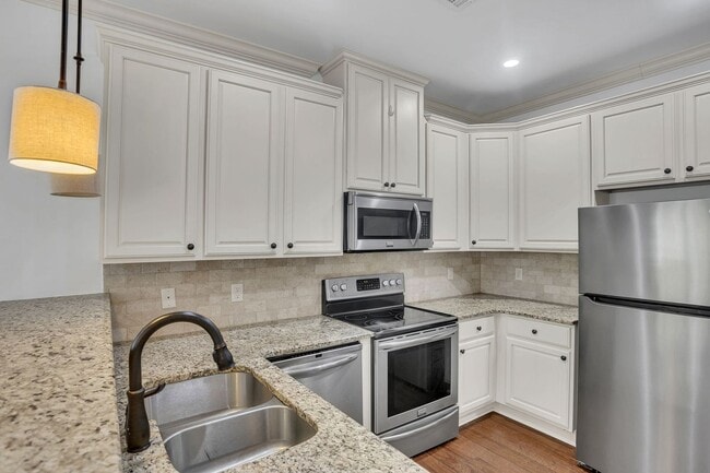 Building Photo - Rosemary Gate Townhome For Rent