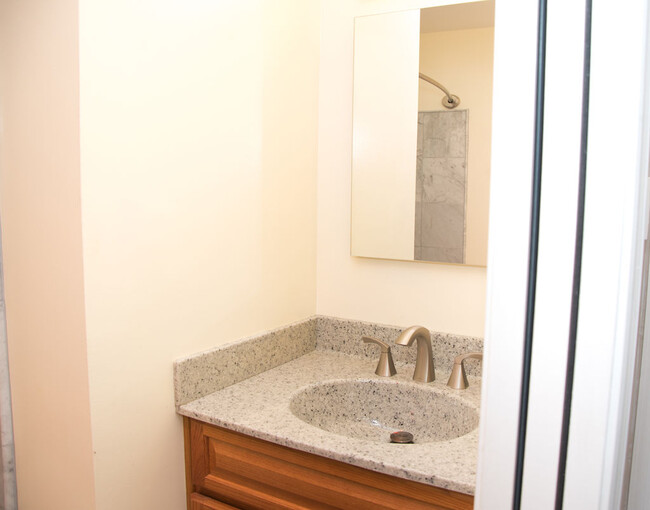 Building Photo - 10331 Bushman Dr