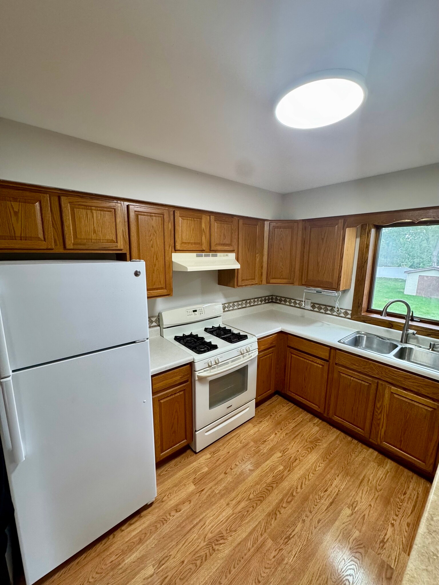 Kitchen - 16101 S Legion Ct