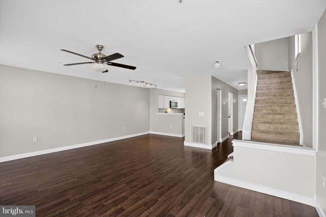 Building Photo - 2492 Wentworth Dr