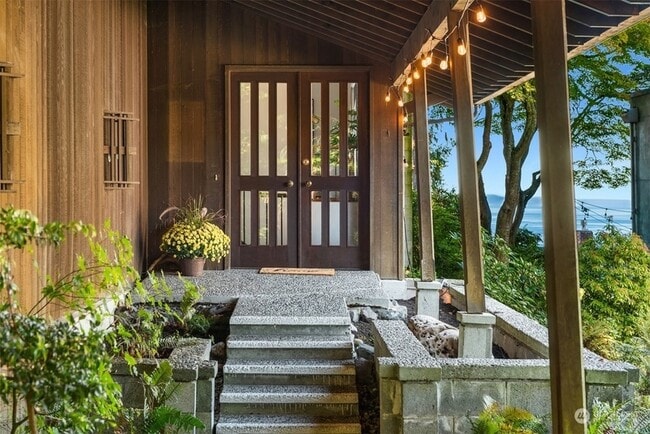 Building Photo - 9309 Fauntleroy Wy SW