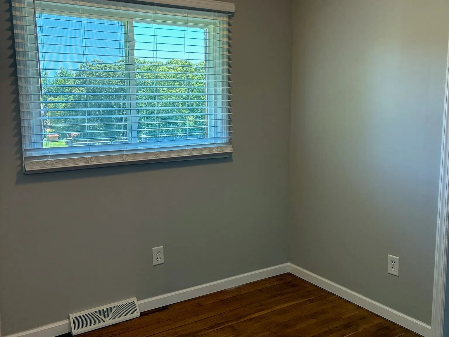 Building Photo - 204 Pear Tree Rd