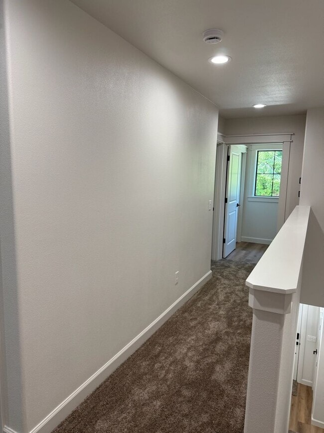 Building Photo - Charming 3 Bedroom, 2 1/2 Bath Farmhouse S...