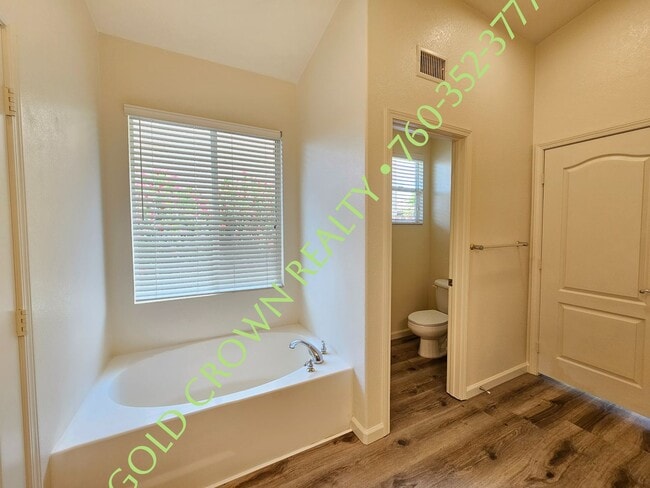 Building Photo - Home in McCabe School District