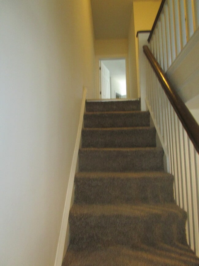 Building Photo - Remodeled Row - Oak Lane