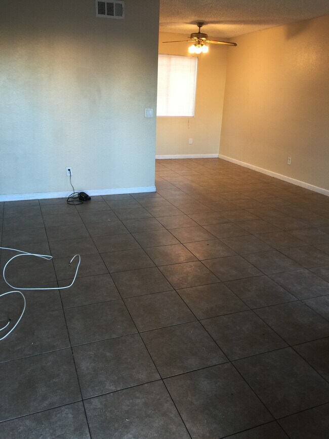 Building Photo - 1372 Pattee Cir