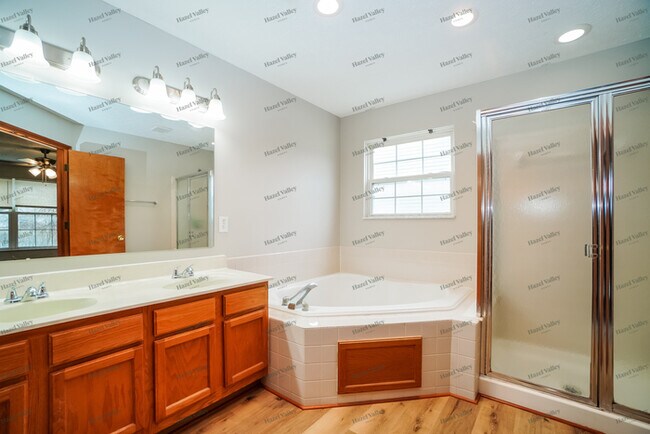 Building Photo - 2805 Westrock Dr