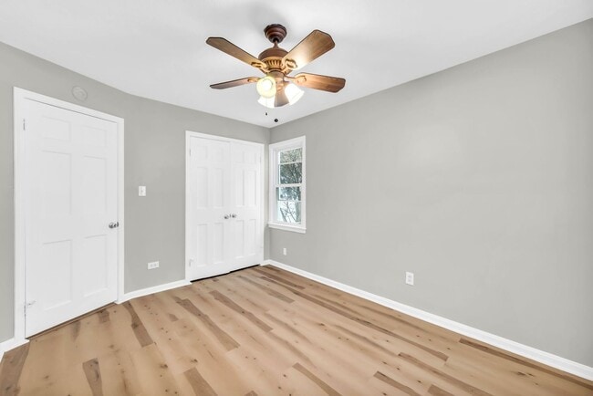 Building Photo - 1386 Eastwood Ave