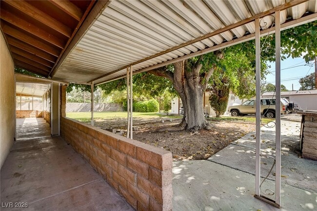 Building Photo - 5649 Sheila Ave