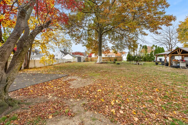 Building Photo - 57 King St