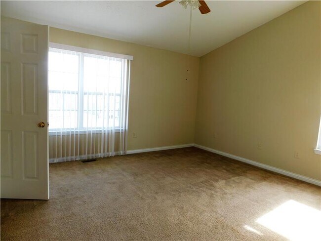 Building Photo - 1206 Carthage Dr